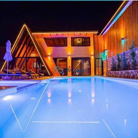 With Private Pool And Jacuzzi In Antalya Patara Vilă *
