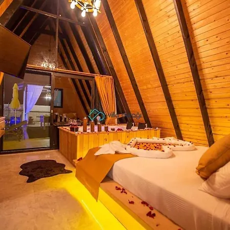 With Private Pool And Jacuzzi In Antalya Patara Vilă *